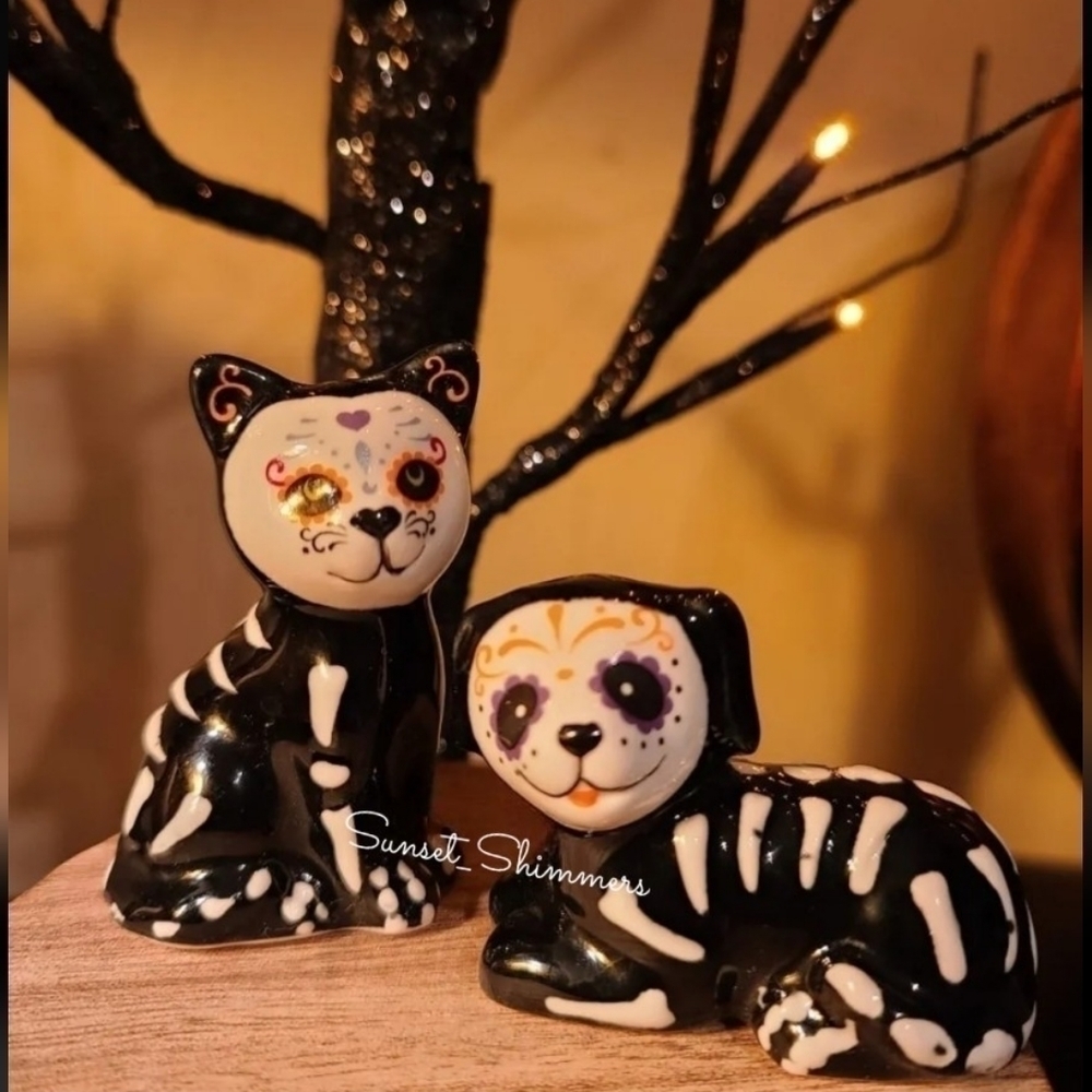 Cracker Barrel Halloween SUGAR SKULL DOG & CAT Salt and Pepper Shaker Set New